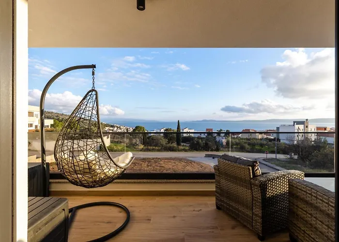 Apartment Dado