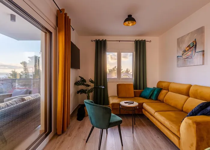Apartment Dado