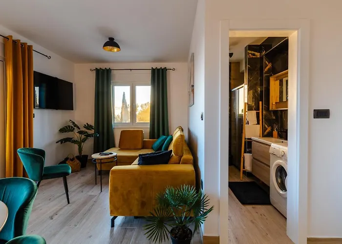 Apartment Dado