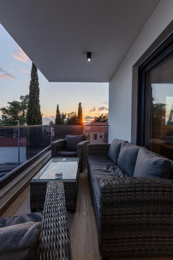 Apartment Dado *
